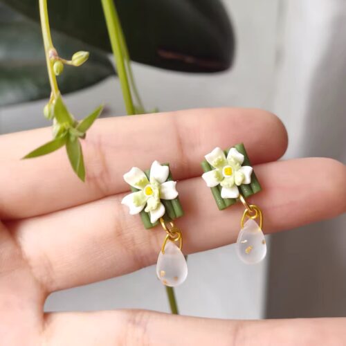 Pinwheel Flower Stud Earrings